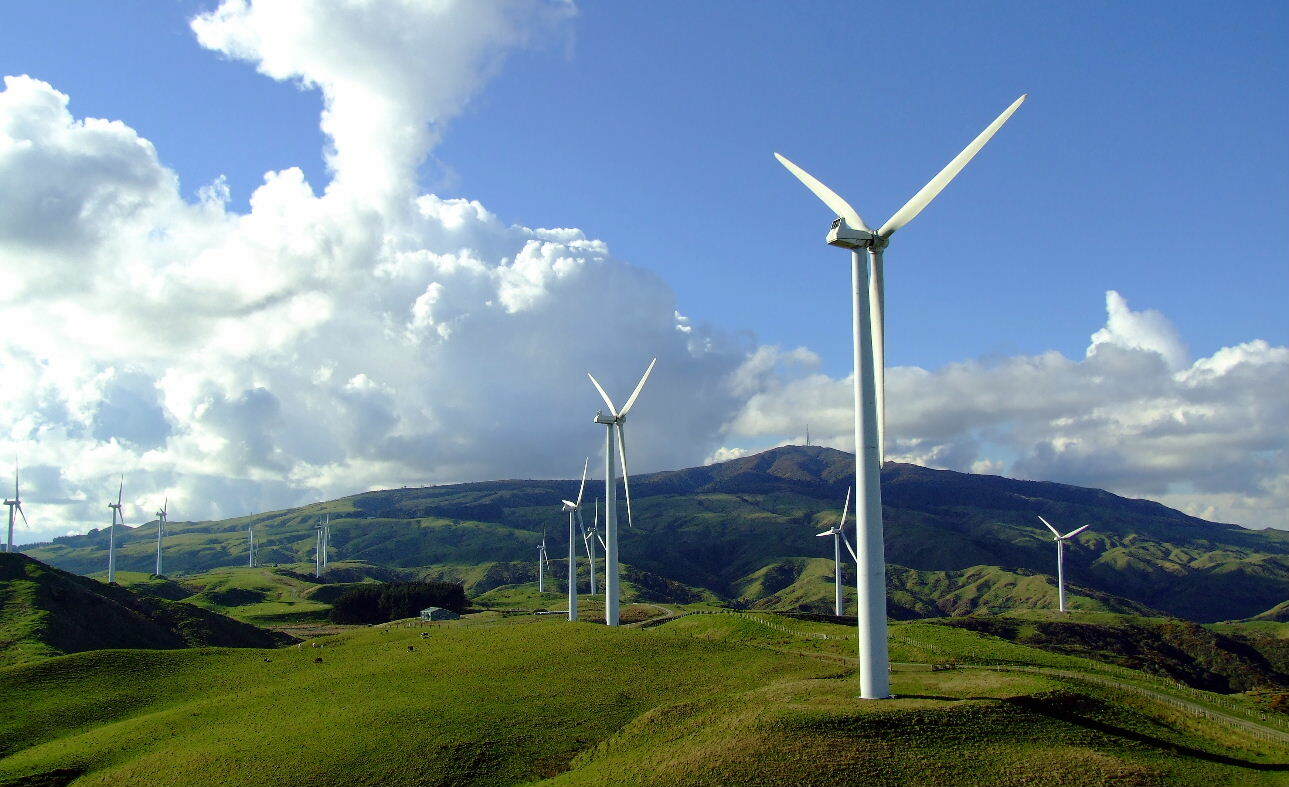 Te Apiti Wind Farm, Manawatu, New Zealand by Jondaar_1 on Flickr
