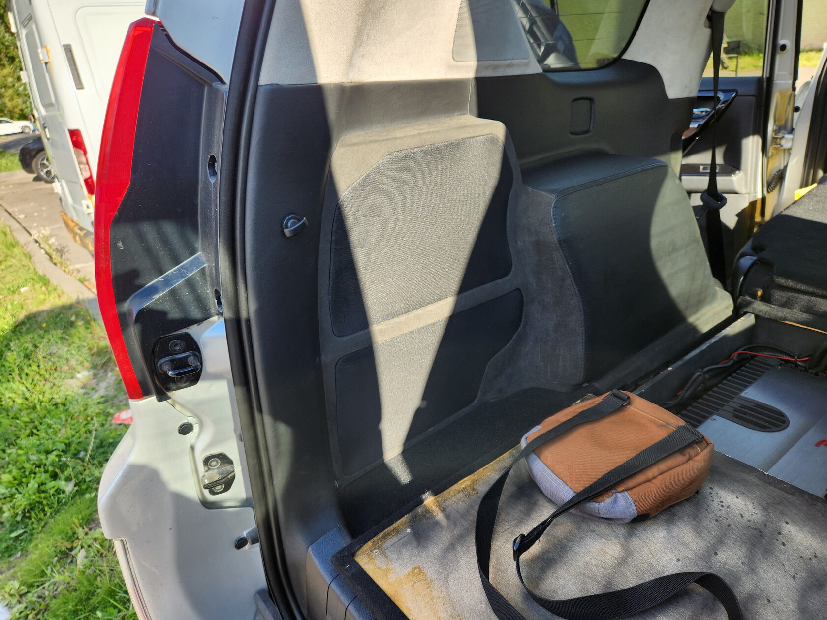 сабвуфер  Lexus GX