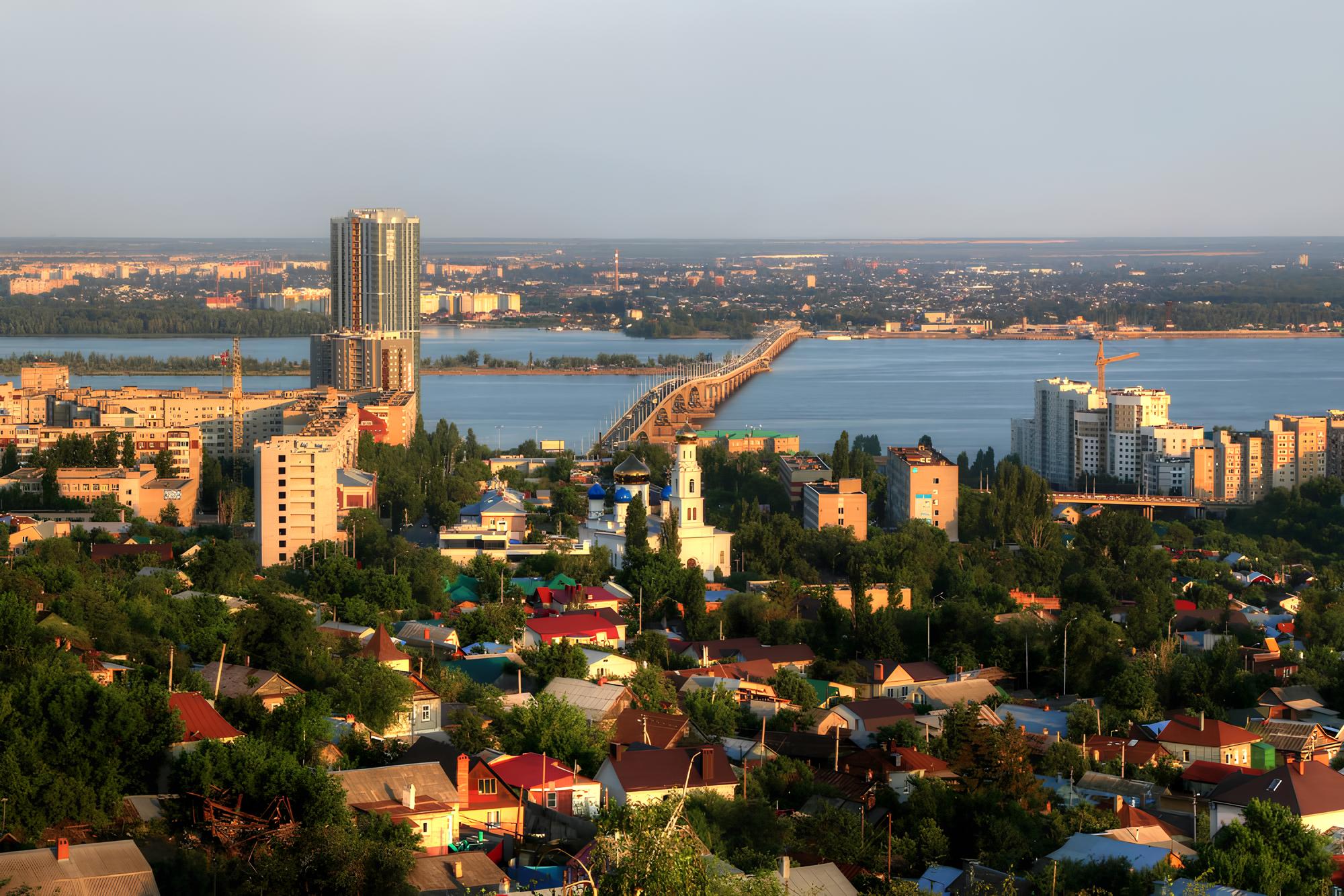 Фото саратовского. Саратов с птичьего полета. Панорама Саратов. Саратов и Энгельс с высоты птичьего полета. Саратов столица Поволжья.