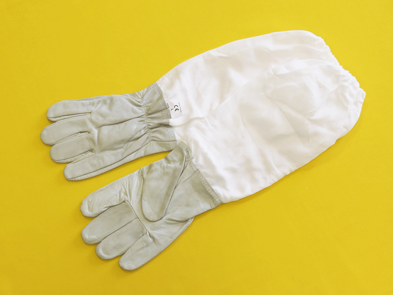 Выравнивание формы и высыхание перчаток