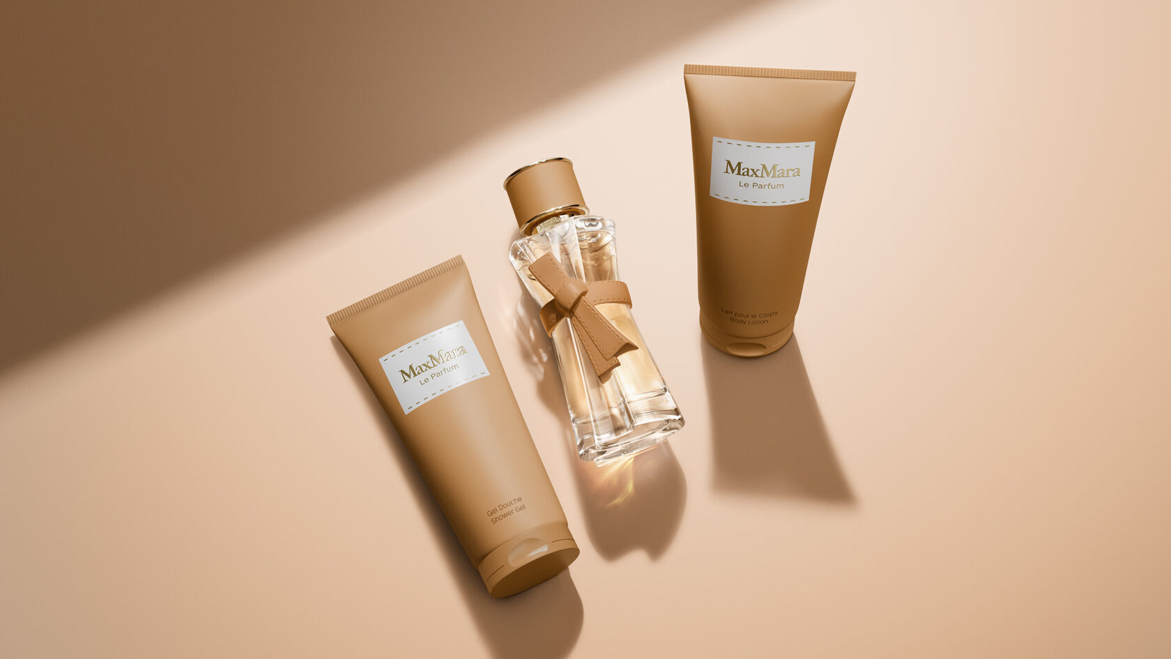 Max Mara Le Parfum - парфюмът от марката заобиколен от кремове със същия аромат