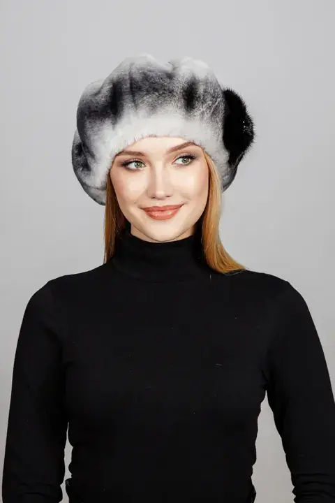 Берет объемный цветок
