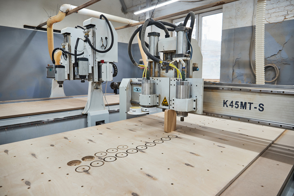 съемка оборудования на мебельном производстве