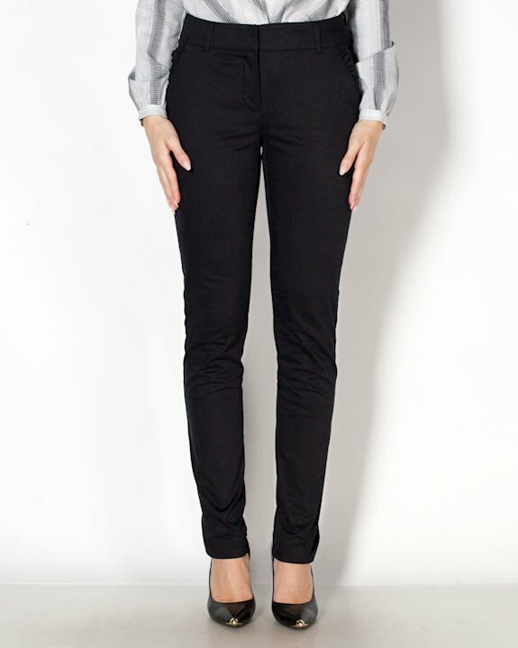 Черен дамски панталон по крака наличен в стандартни и големи размери до 58 Eu