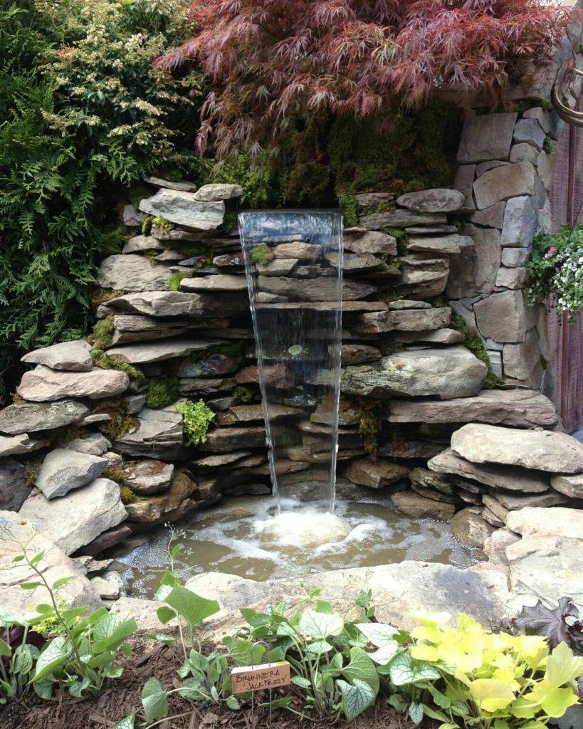 Искусственный водопад ⛲ во дворе, в саду и на даче — как сделать своими руками?