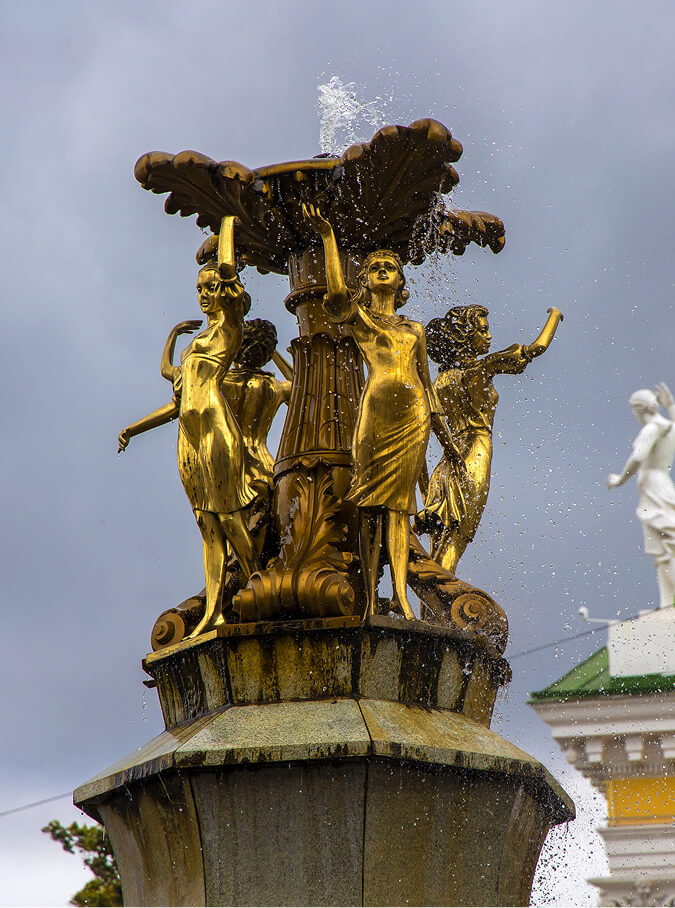 Путеводитель по Челябинску | Фонтан Танцующая грация