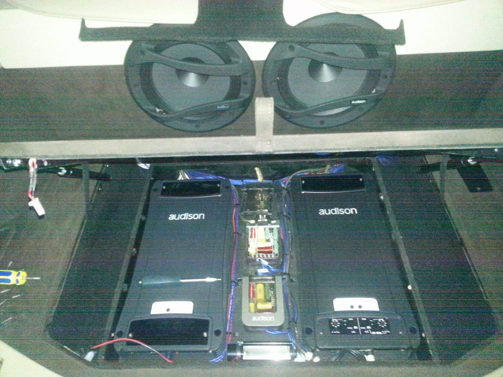 установка автозвука wk2