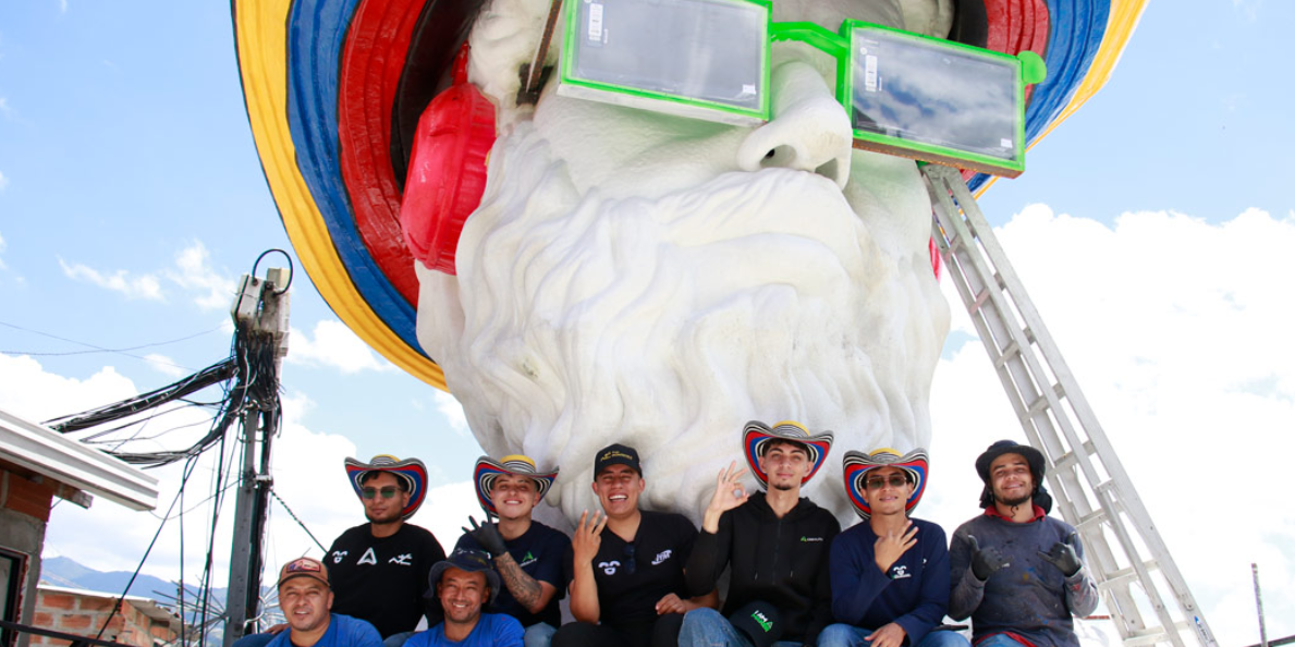 Estudiantes del ITM fusionan arte y tecnología para crear esculturas monumentales con material reciclado