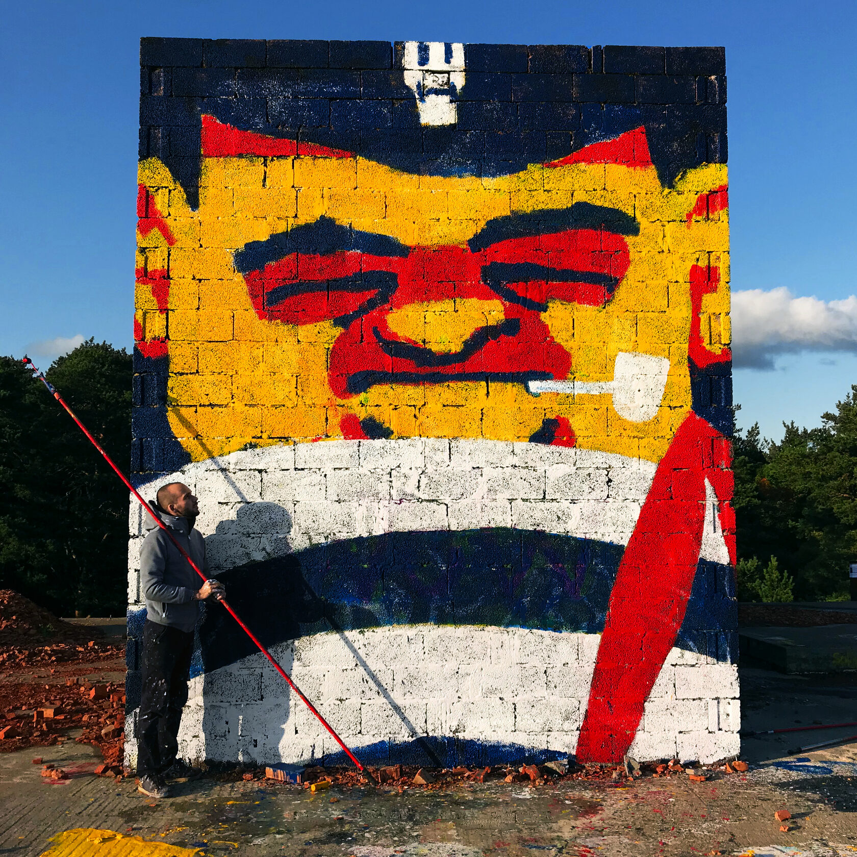 Несанкционированные росписи в Ленинградской области. Автор Алексей Бархан.