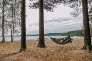 Пляж и озеро