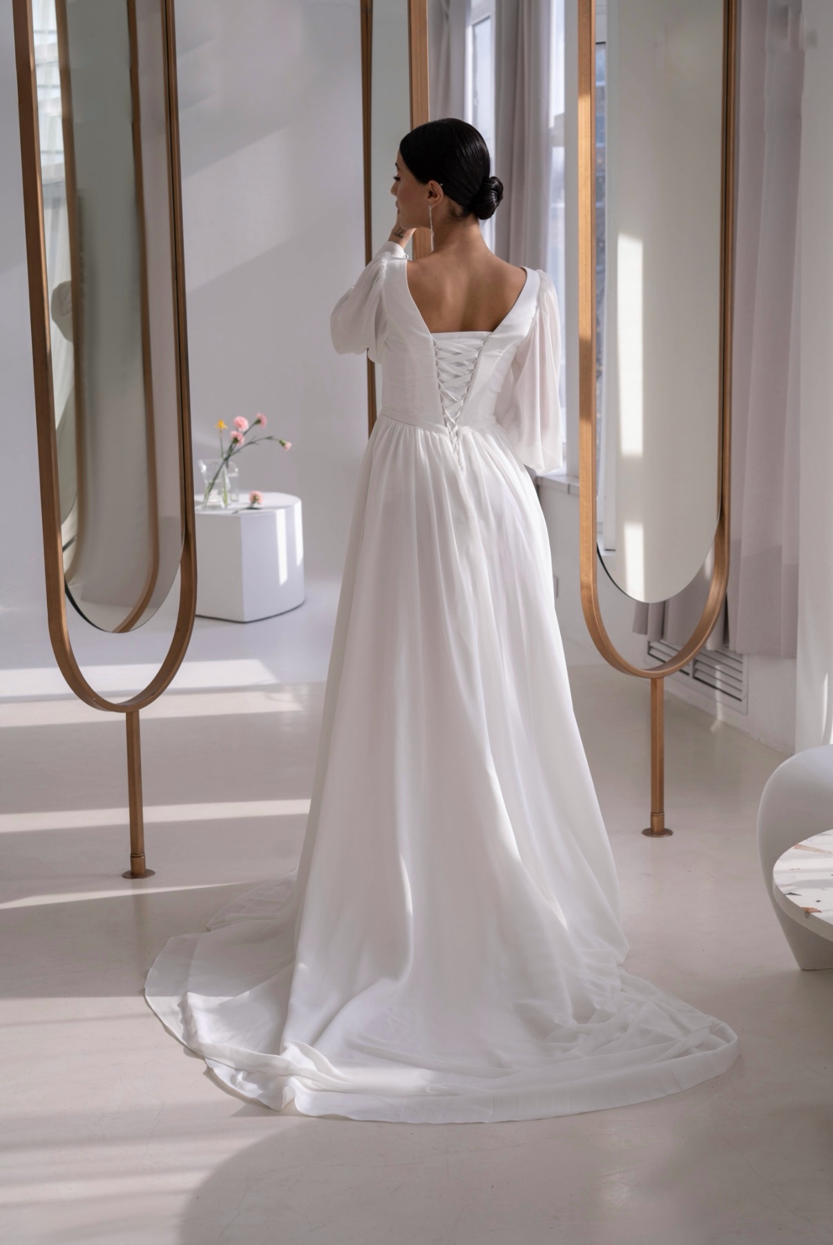 Свадебное платье легкое со шлейфом