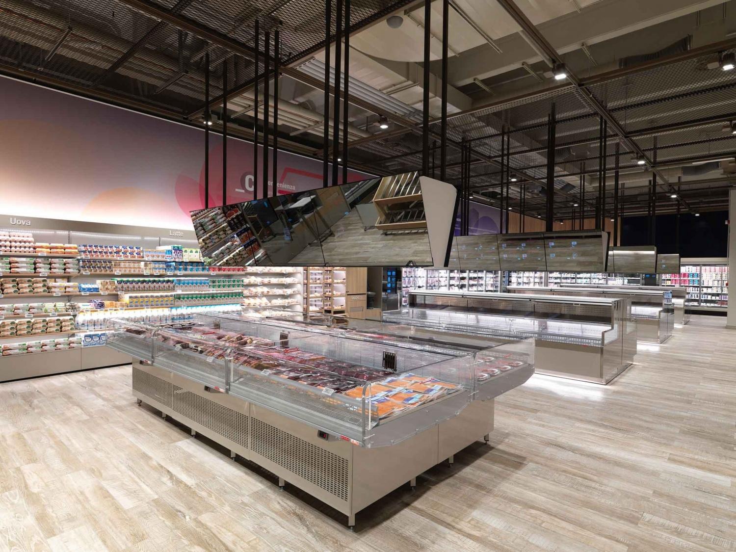 Торговое оборудование для магазина в Калининграде