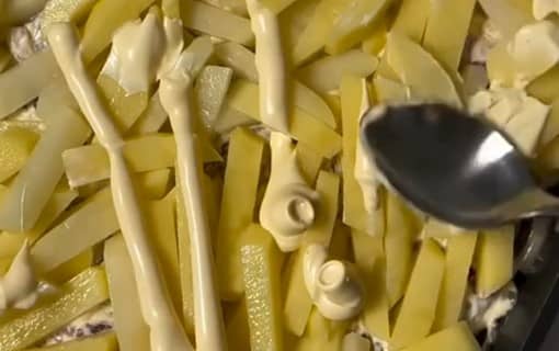 Приготовление мяса по-французски из говядины в духовке: шаг 4