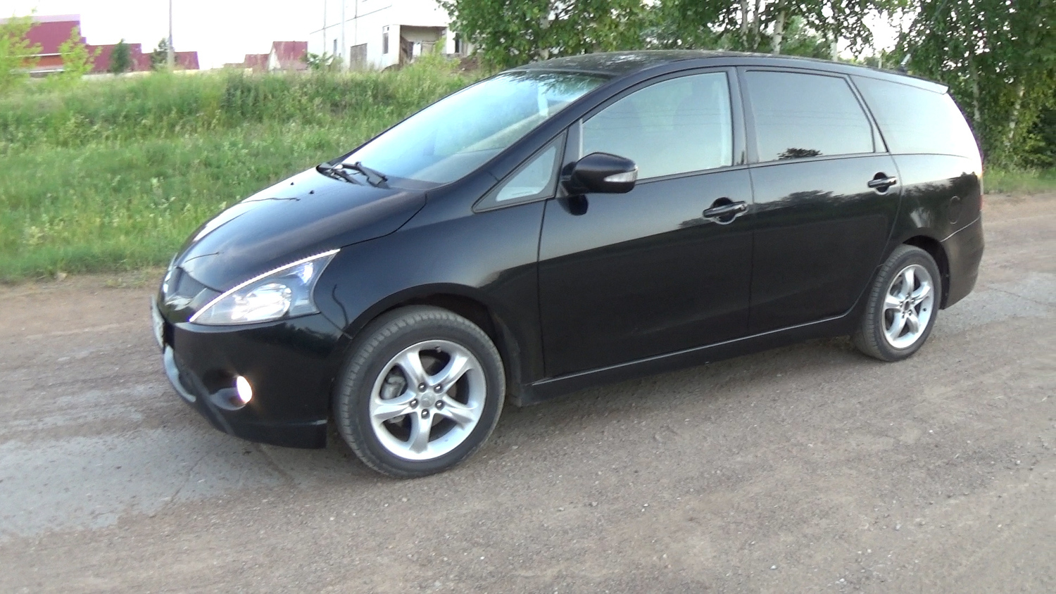 Мицубиси Грандис 2.4. Mitsubishi Grandis 2006 черный. Грандис 2009 г в фото черного цвета. Мицубиси Грандис черный фото.