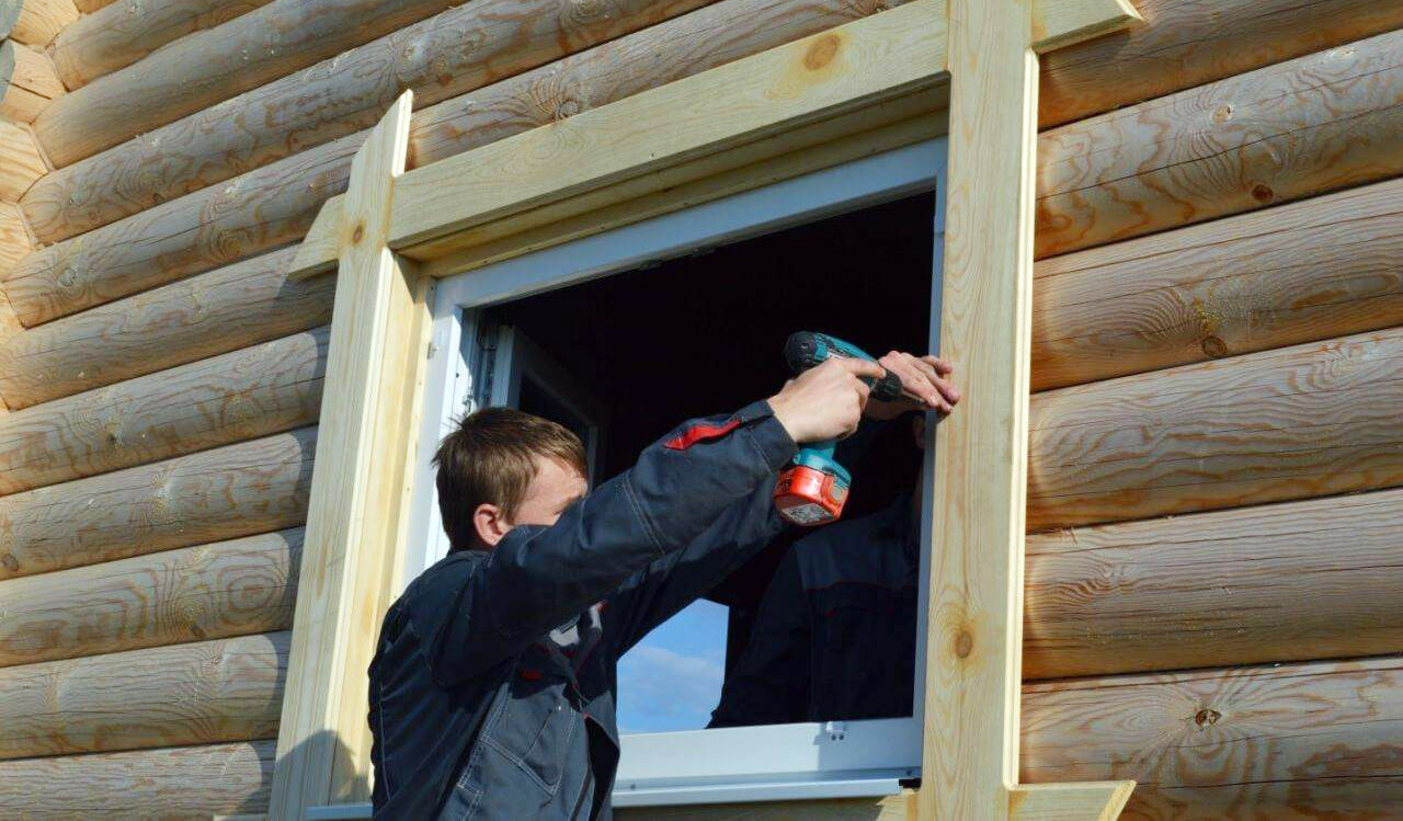 Монтаж окна из пвх в деревянном доме