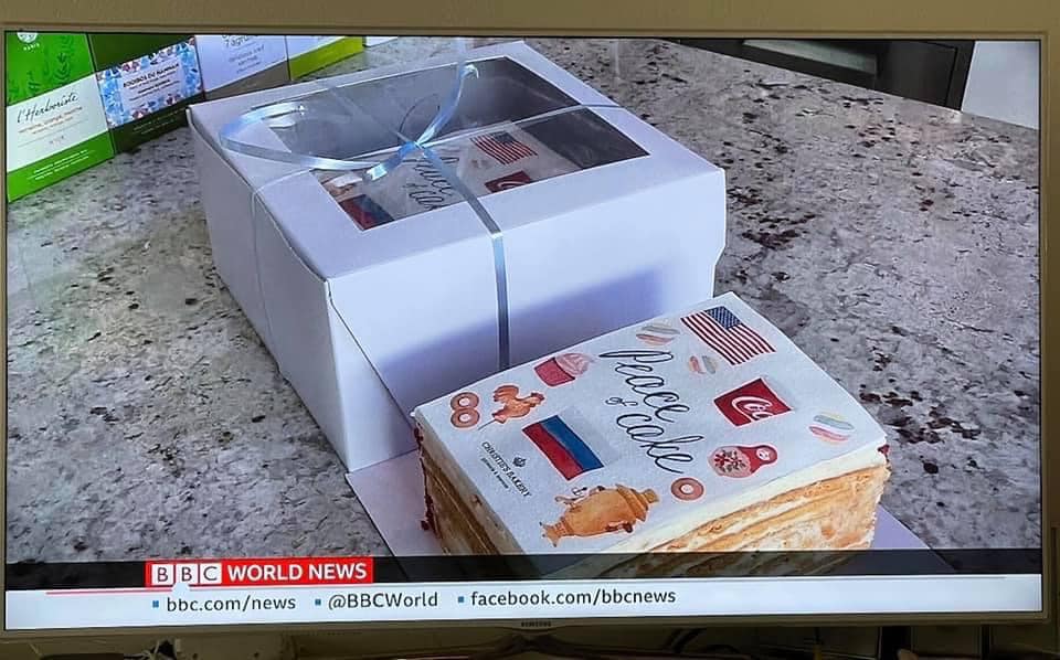 Во время саммита Россия-США торт Christie's Bakery был показан по BBC