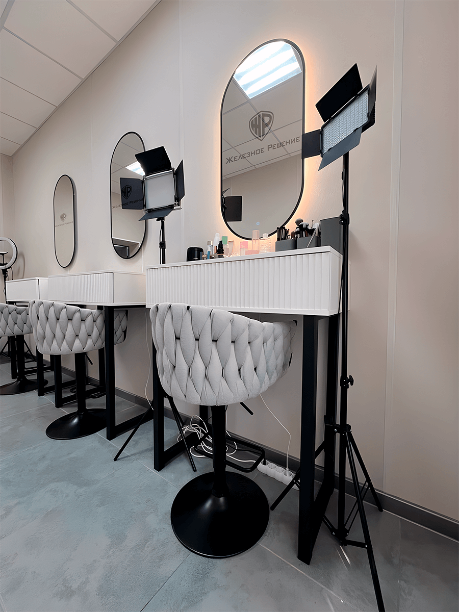 Антивандальные подстолья для салонов красоты и общественных пространств