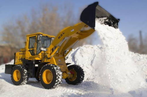 Уборка снега погрузчиком | Тюмень | Уберснег
