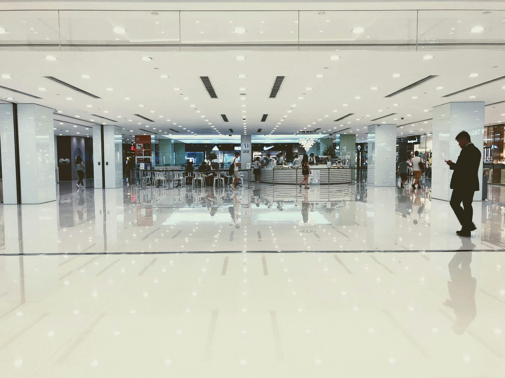 Upscale retail destination with designer boutiques and cafés