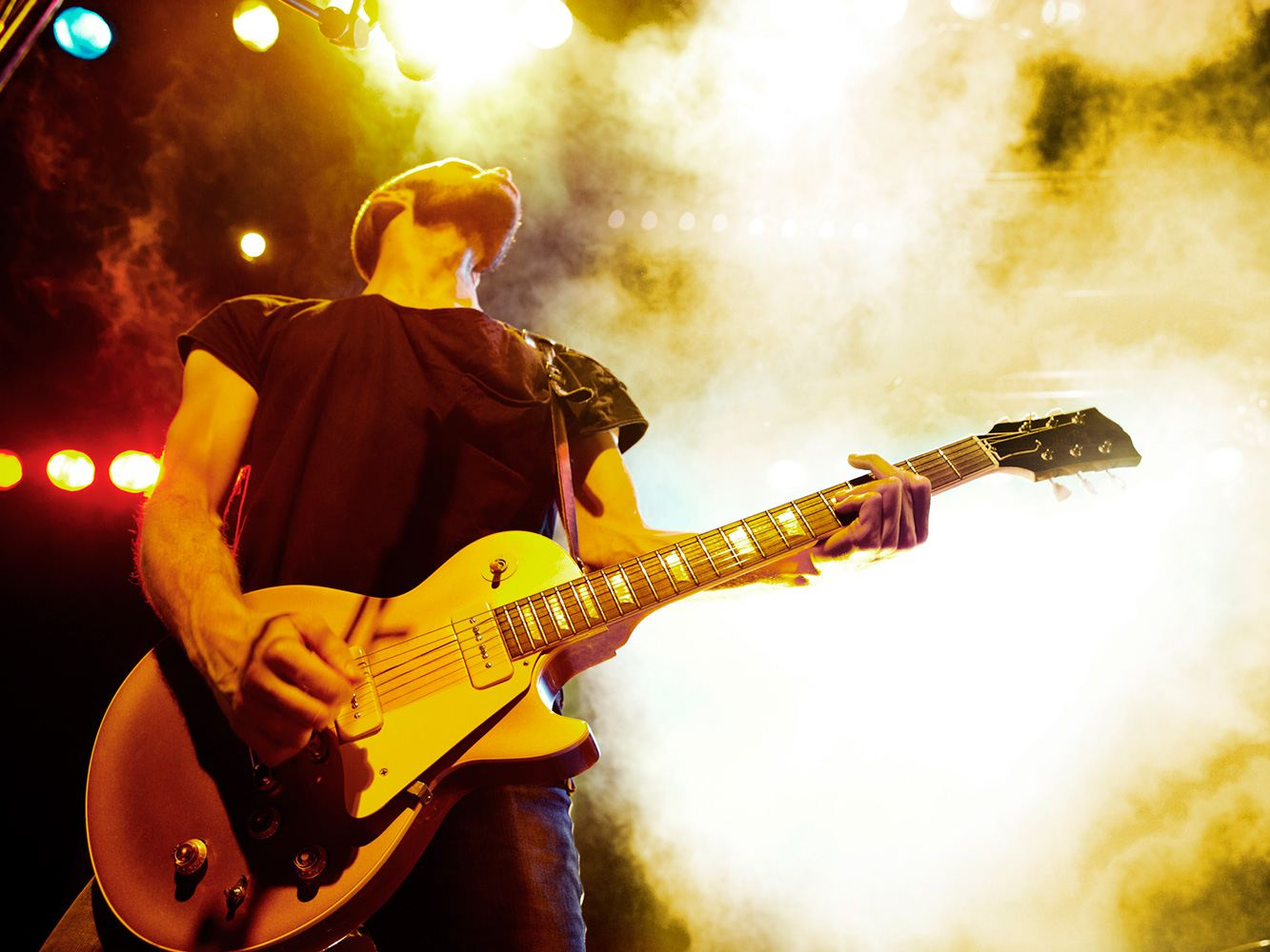 фото нанесения макияжа на лицо девушки 