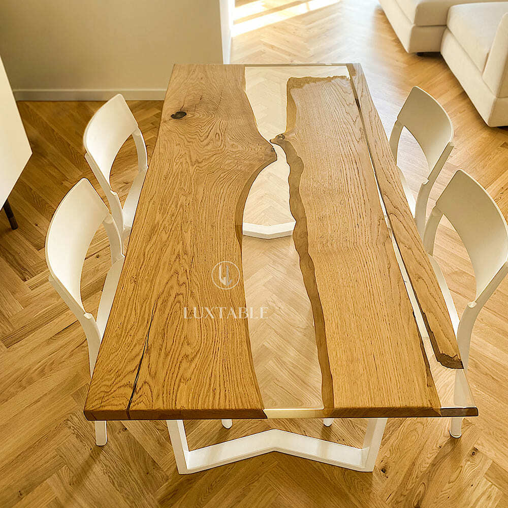 Epoxidharz Tische Alagoas aus europäischem Nussbaum und hellblauem Epoxidharz mit Metallic Effekt