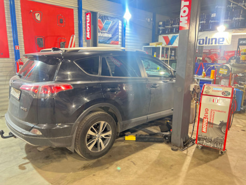 Прокачка тормозной системы Toyota