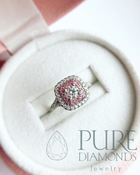 Золотое кольцо с бриллиантами и розовыми сапфирами