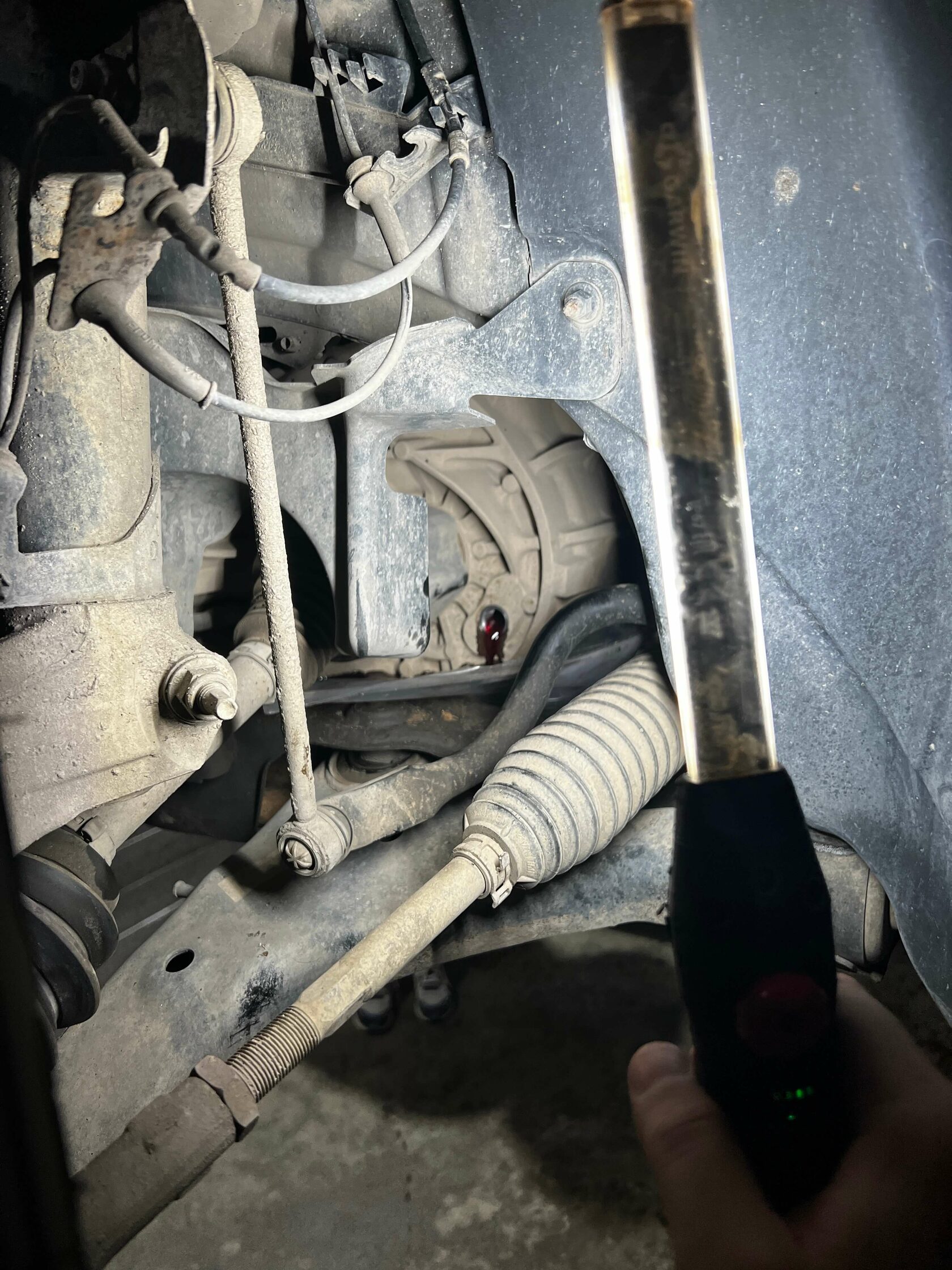 Выставление уровня масла по контрольной пробке