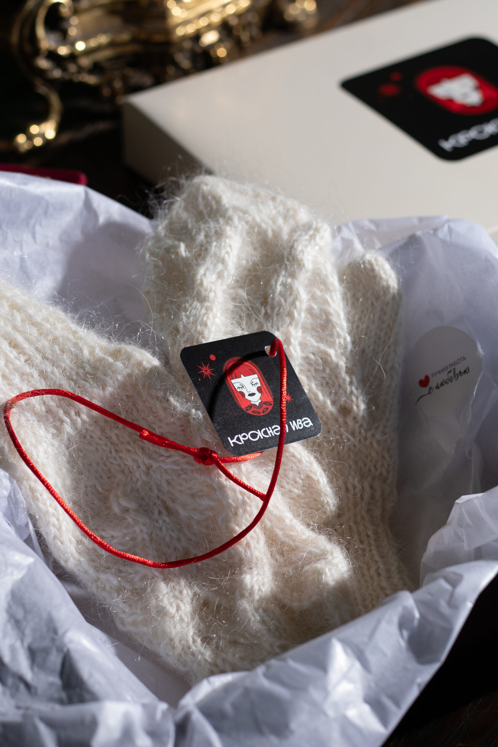 Теплые белые варежки из козьего пуха ручной работы, плотная вязка