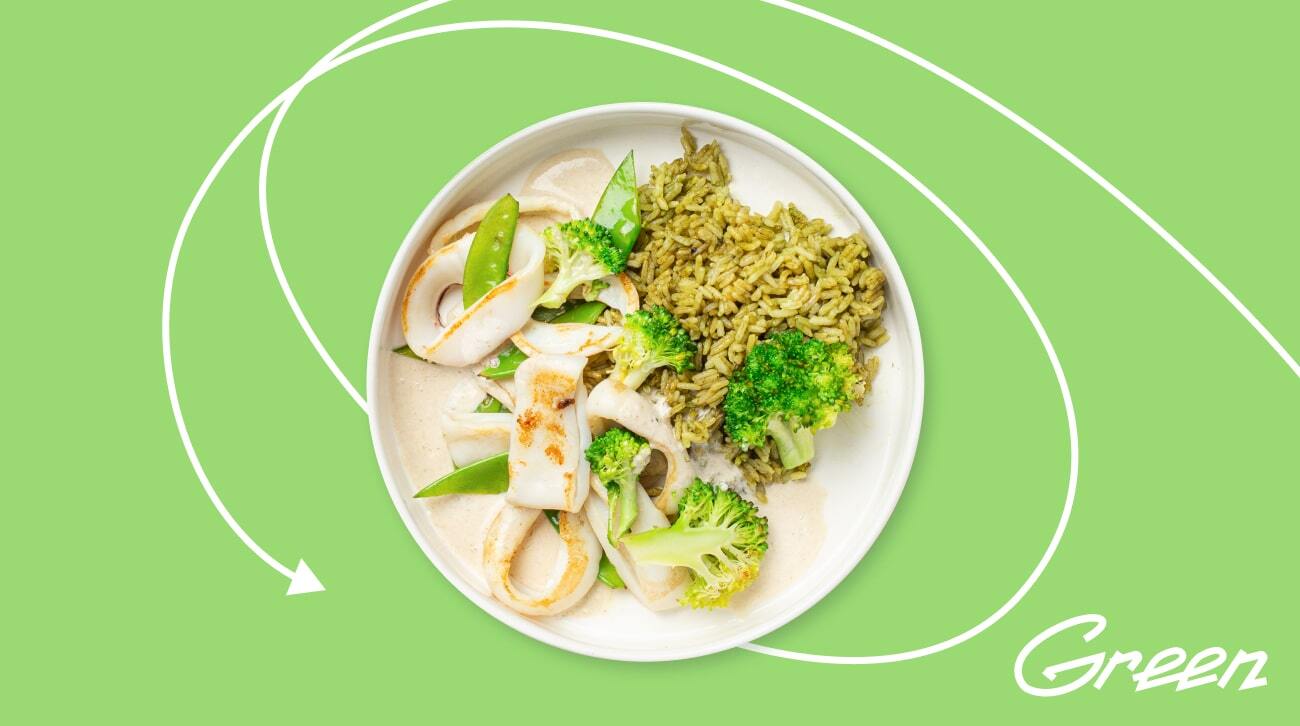 Морепродукты и матча-рис с кокосовым молоком