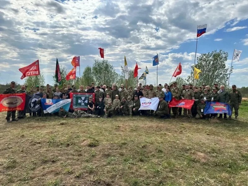 Вахта памяти 2026 Великолукский район деревня Фотьево поисковики поднимают останки советских солдат  Дети поисковики и ветераны СВО Вахта памяти Великолукский район преемственность поколений