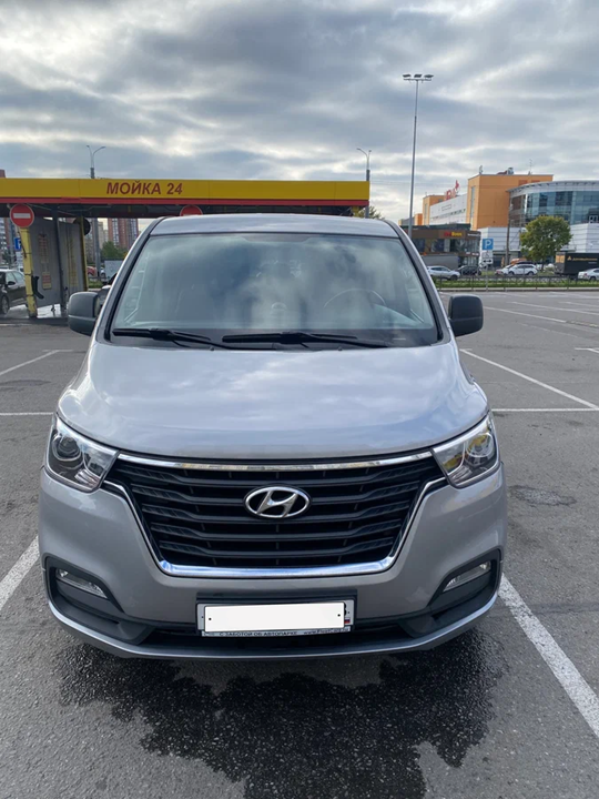 Hyundai H-1 для аренды без водителя в СПб