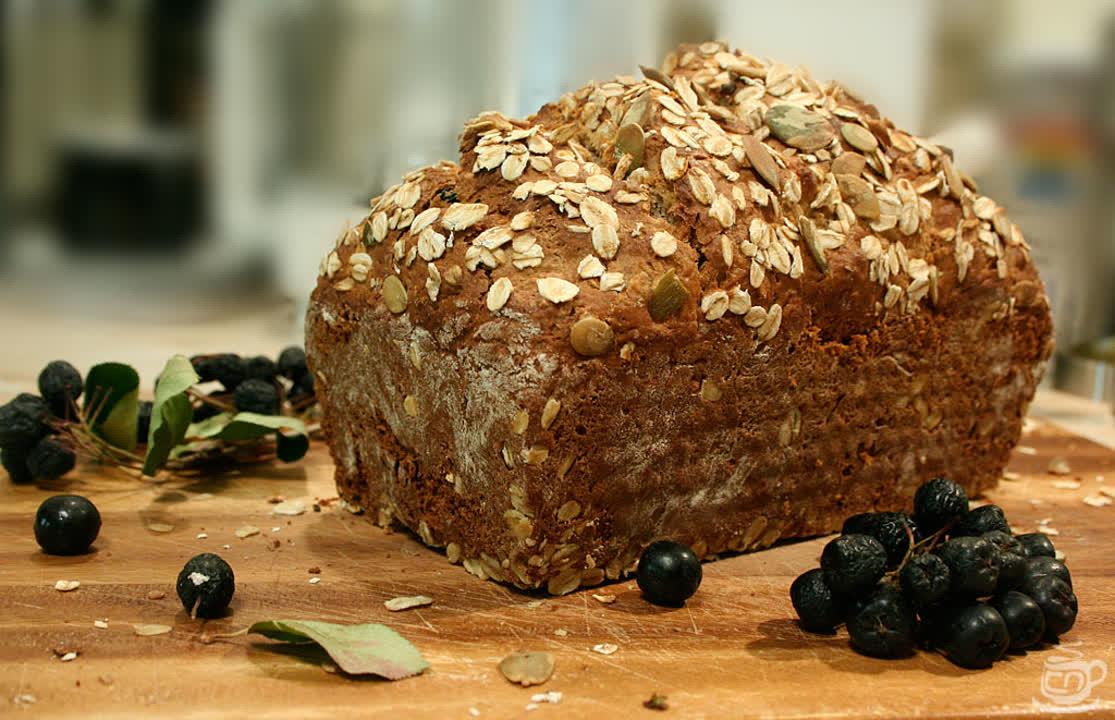 Овсяная мука хлебопечка. Овсяный хлеб Здравушка. Хлеб "овсяный заварной". Хлеб из овсяных хлопьев. Зерновой с овсяными хлопьями хлеб.