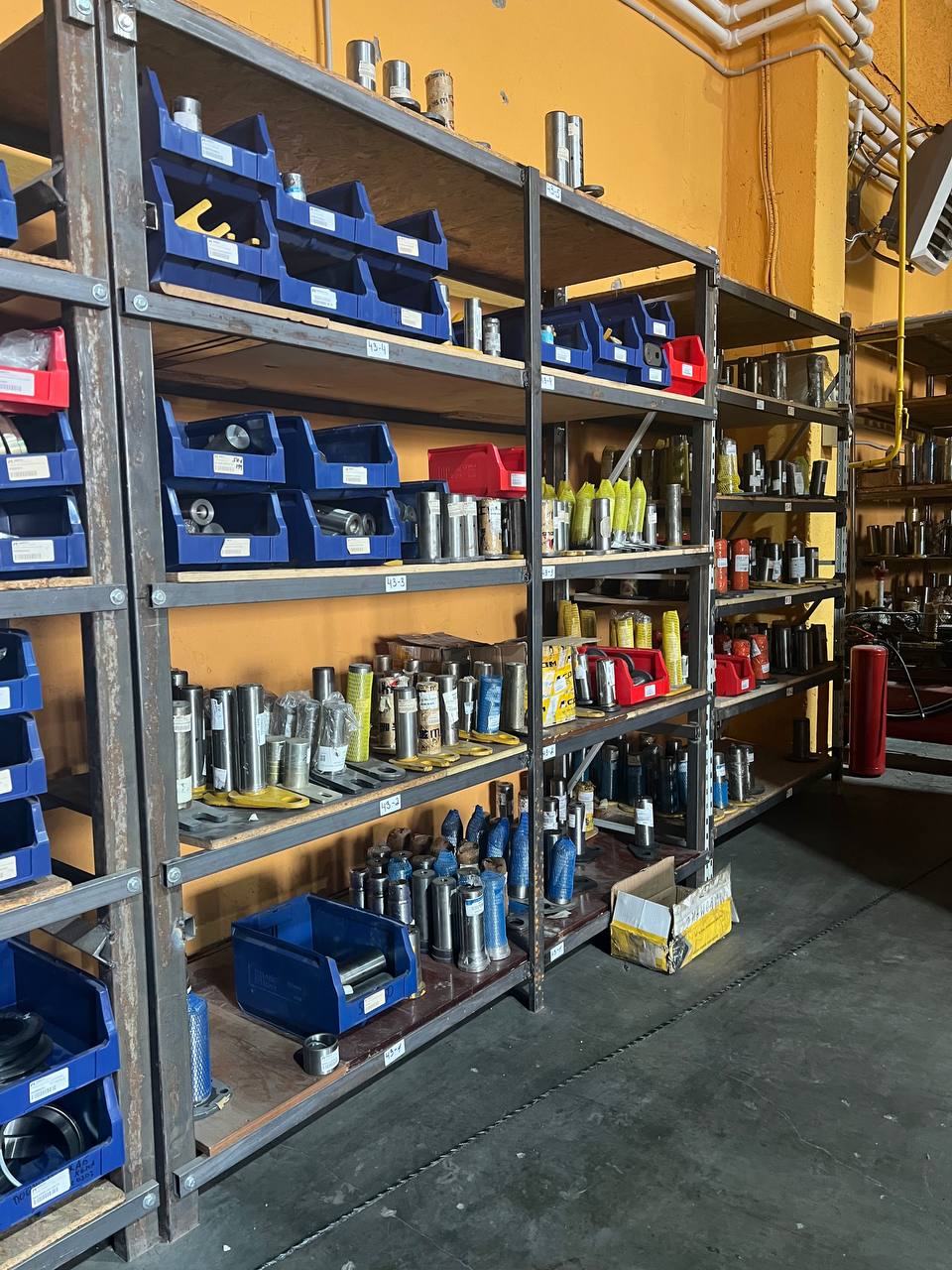 Фотография склада Lonking 3