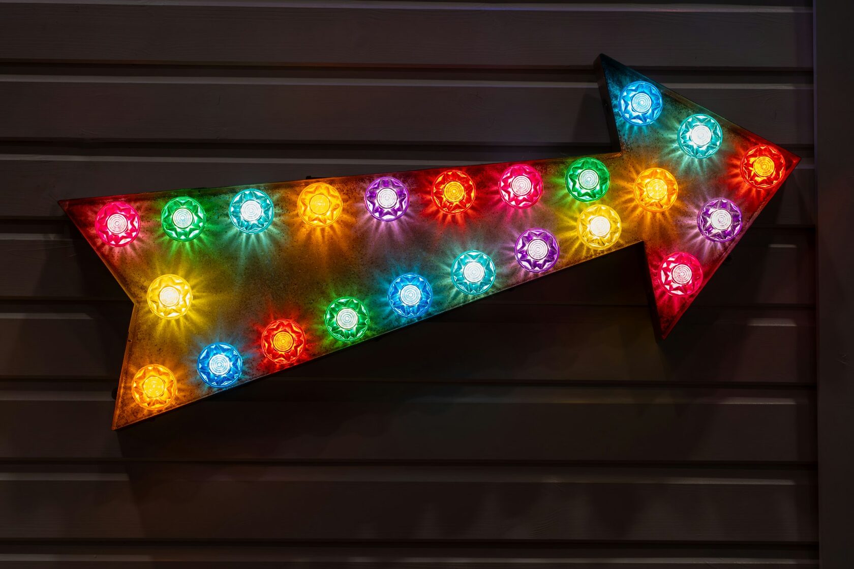 Подсветка коммерческого здания LED-модулями в Уфе