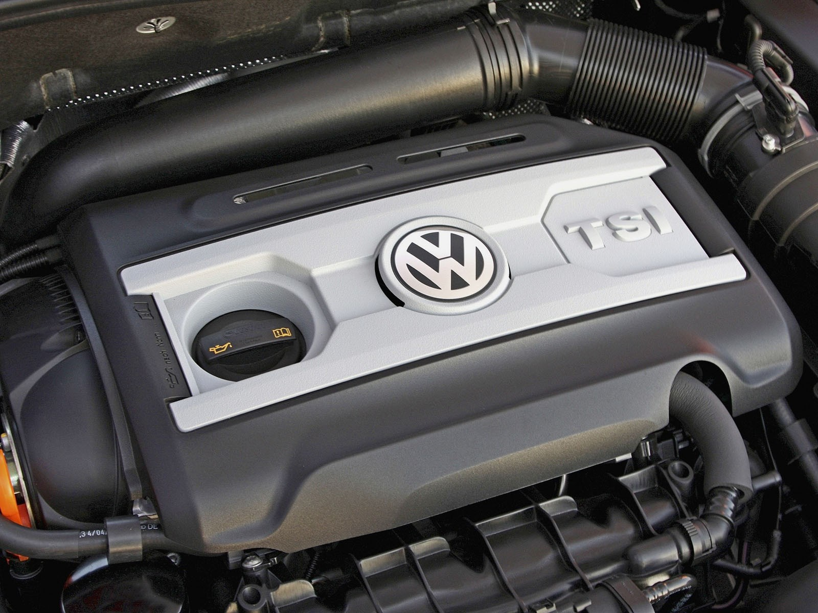 Фольксваген 2 двигателя. Двигатель Volkswagen Tiguan 2.0 TSI. Volkswagen 1.8 TSI двигатель. Мотор TSI 2.0 Фольксваген. Двигатель Фольксваген Тигуан 1.4 турбо