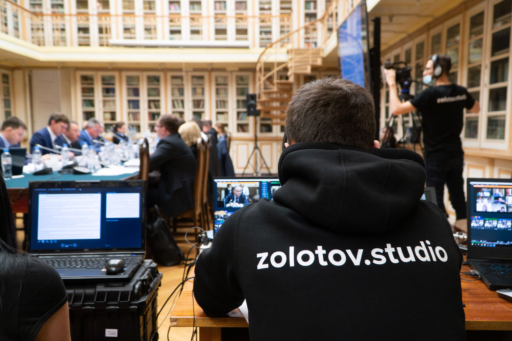 организация трансляций zolotov.studio