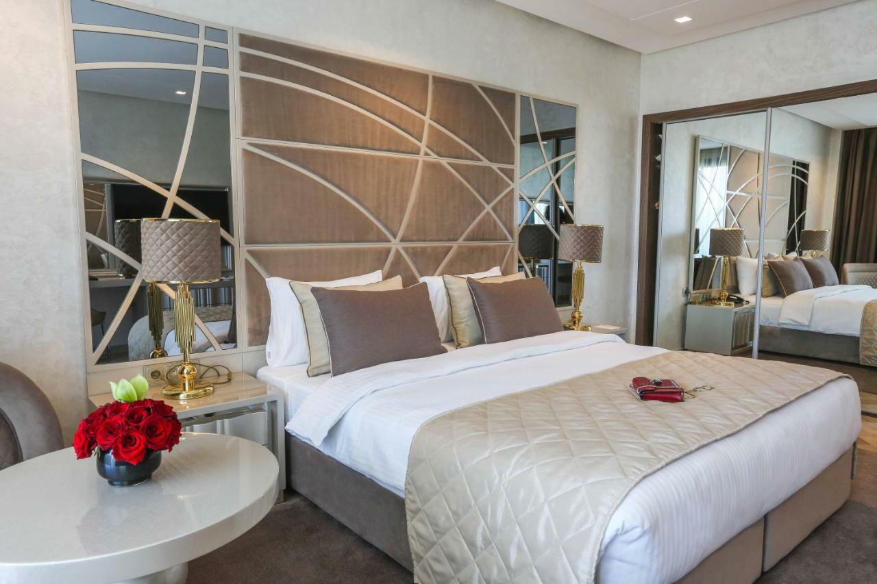 Diamond suite. Diamond suite
