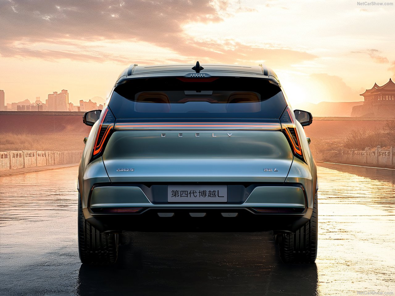 Обзор Geely Atlas 2025