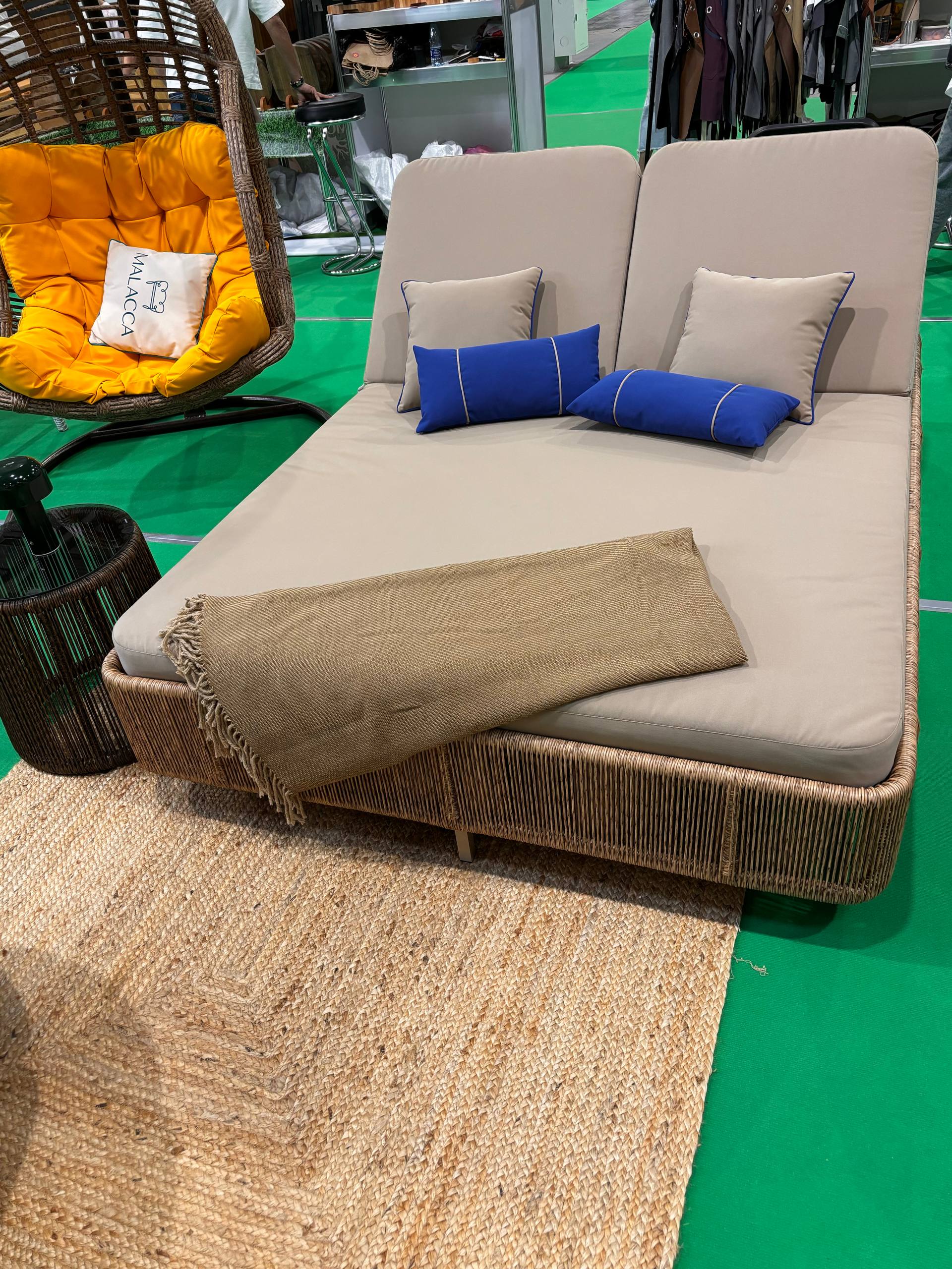 Мебель из искусственного ротанга для отелей и санаториев