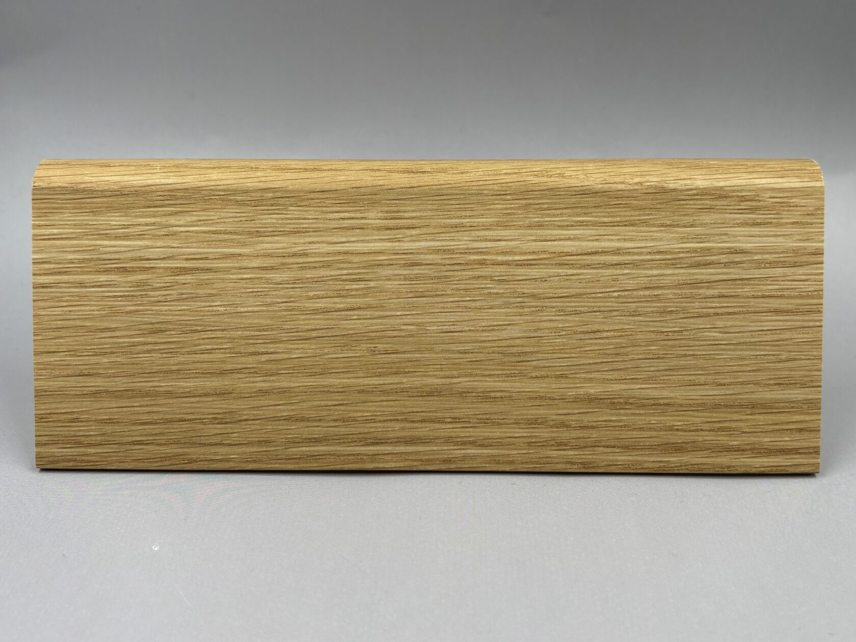 Плинтус МДФ под дерево, под дуб для ламината и паркета в Санкт-Петербурге (СПб)