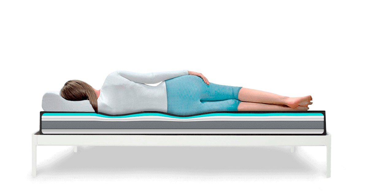 девушка на матрасе