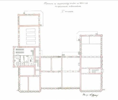 План первого этажа главного корпуса Красноярского № 1 казенного винного склада. Начало XX в. Источник: Латышева Кристина Геннадьевна, Царёв Владимир Иннокентьевич Архитектурно-строительная история заводских комплексов – казенных винных складов в Енисейской губернии начала ХХ века // Вестник ТГАСУ. 2013. №4 (41)