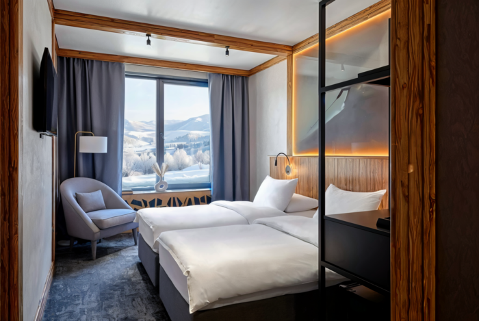 Отель Среди гор 3 звезды — современный отель с бассейном, курорт Сибирская монета, Алтай