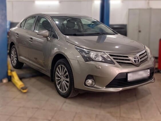 Toyota Avensis в сервисе