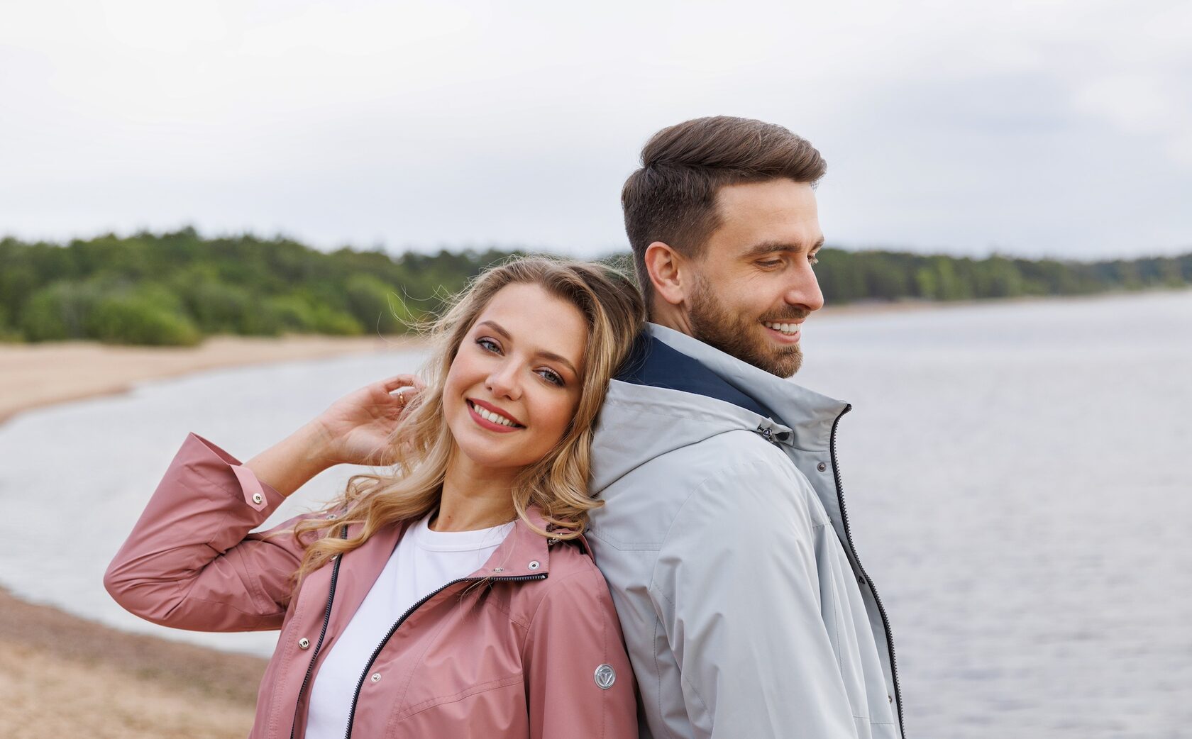 Новая коллекция одежды Аляска — модные новинки сезона для женщин и мужчин