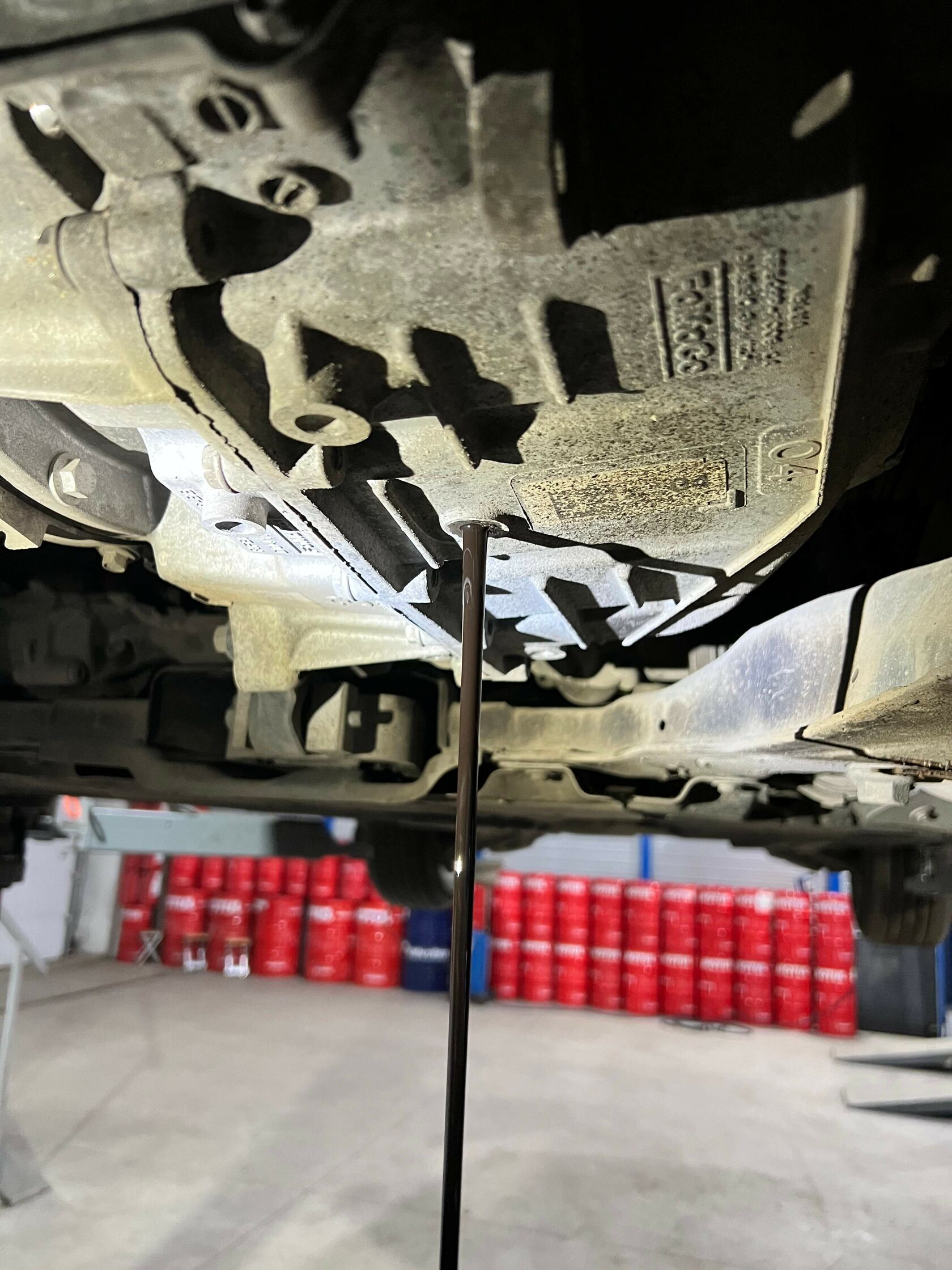 Слив масла из картера АКПП Ford