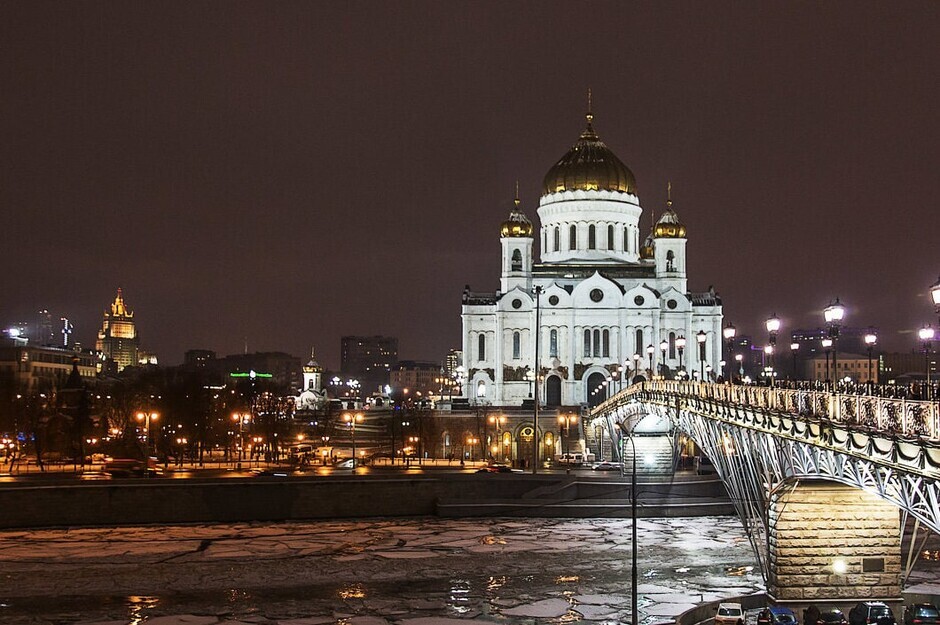 Храм христа спасителя в москве зимой