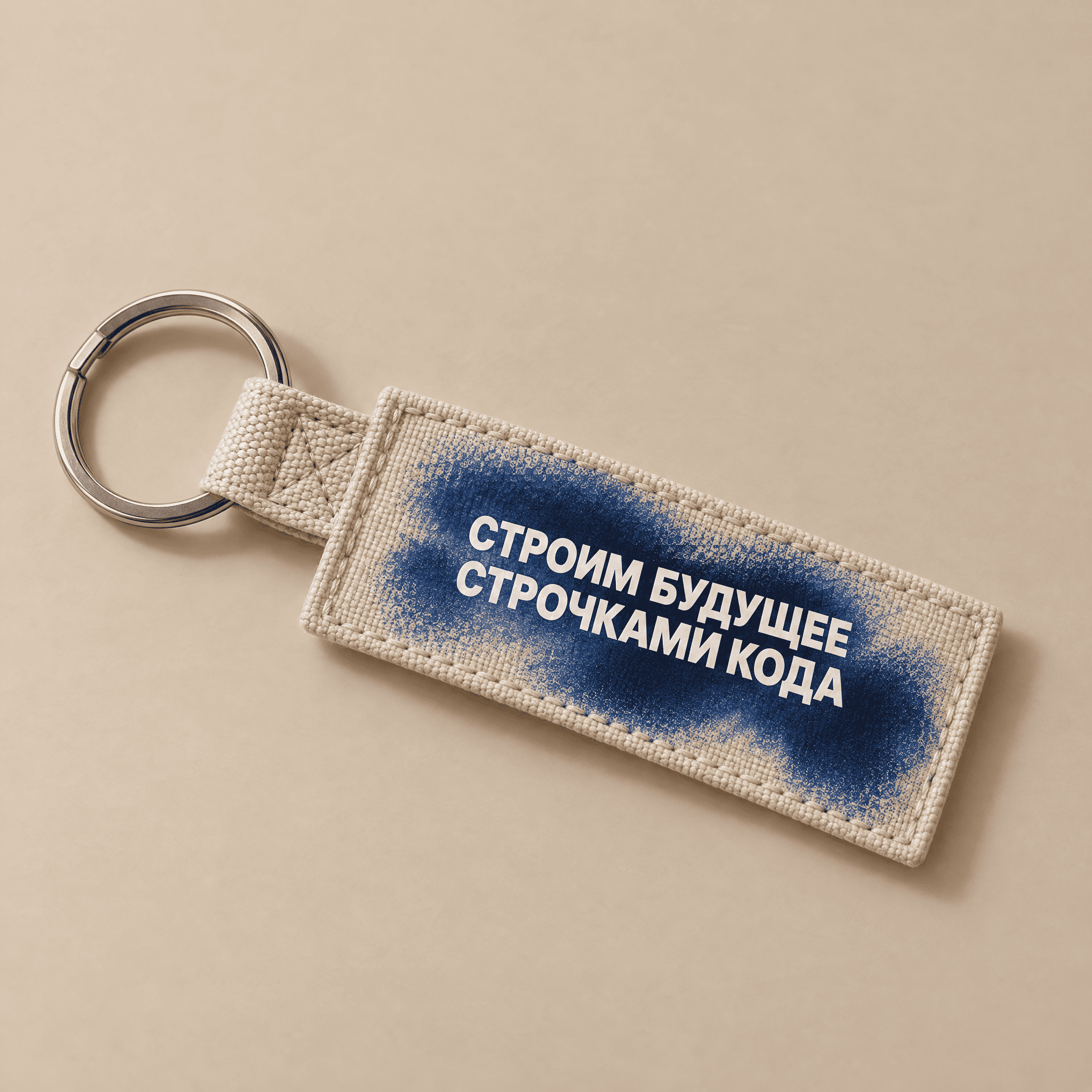 Готовые толстовки в стопке