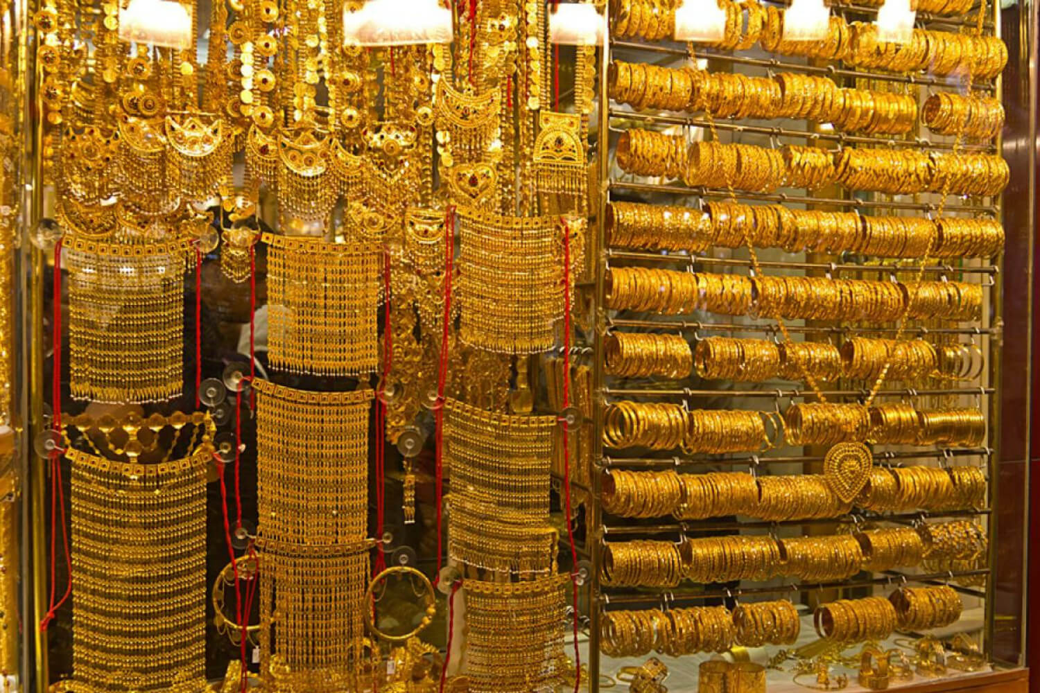 Голден дубай. Gold Souk Дубай. Золотой рынок Gold Souk. ОАЭ, Gold Souk, Deira,Dubai. Золотой базар в Дубае.